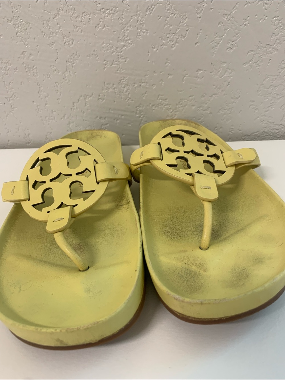 Tory Burch Lemon Yellow Logo Thong Sandals - Picture 5 of 8